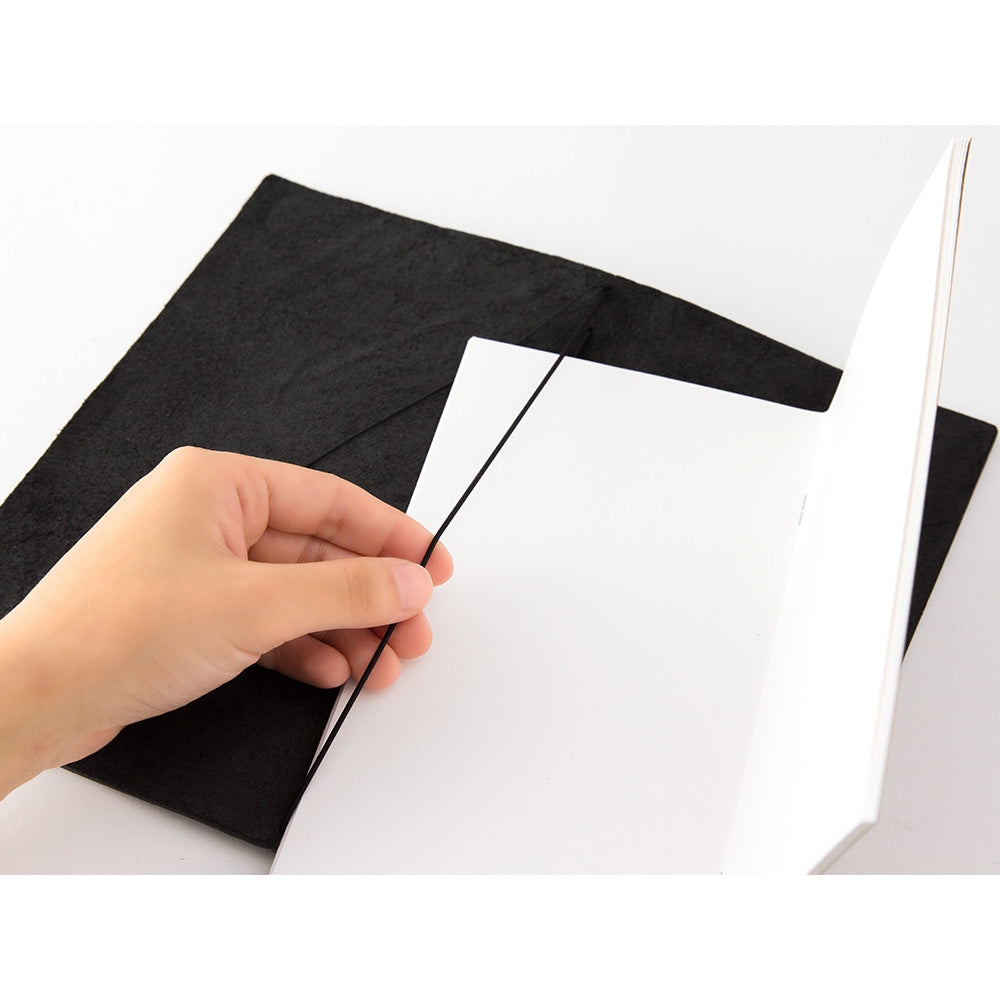 TRAVELER’S Notebook Starter Kit Black (Regular Size)