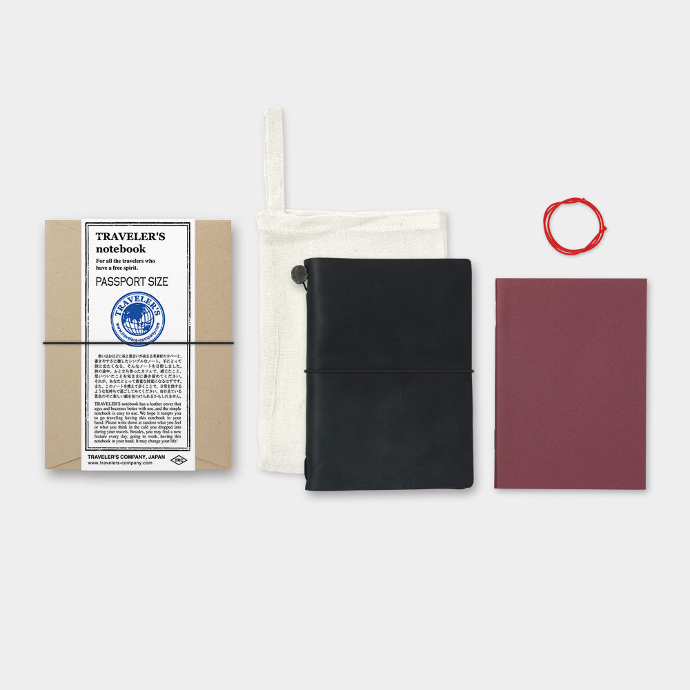 TRAVELER’S Notebook Starter Kit Black (Passport Size)