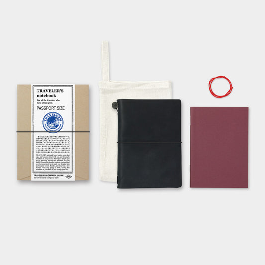 TRAVELER’S Notebook Starter Kit Black (Passport Size)