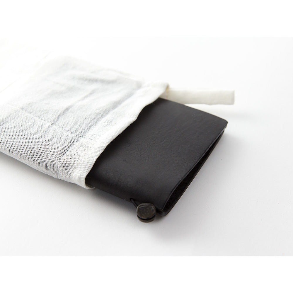 TRAVELER’S Notebook Starter Kit Black (Passport Size)