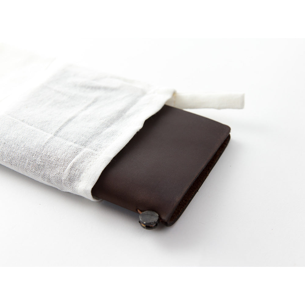 TRAVELER’S Notebook Starter Kit Brown (Passport Size)