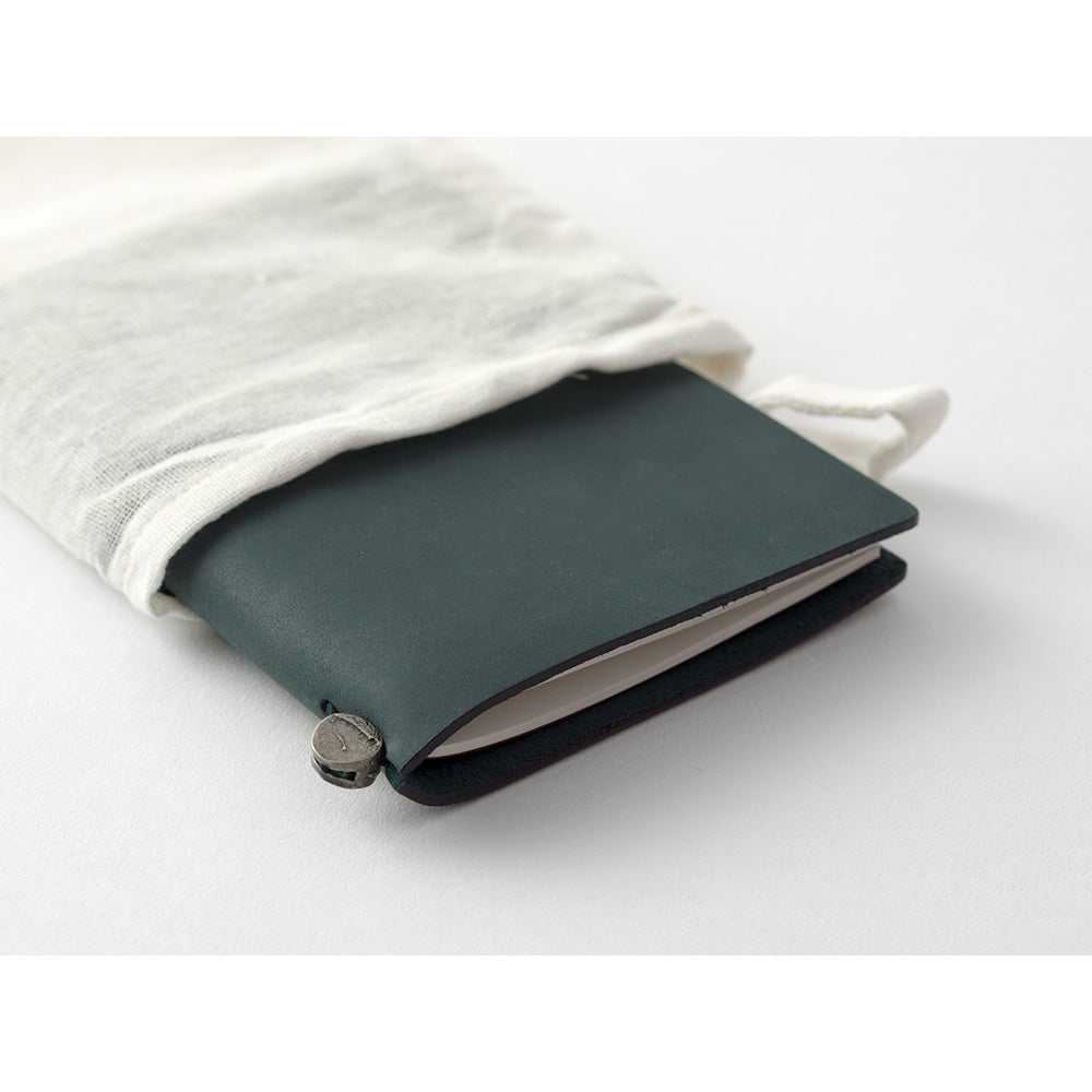 TRAVELER’S Notebook Starter Kit Blue (Passport Size)